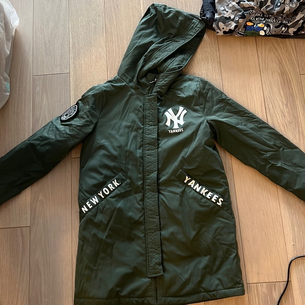 MLB puffer jacket